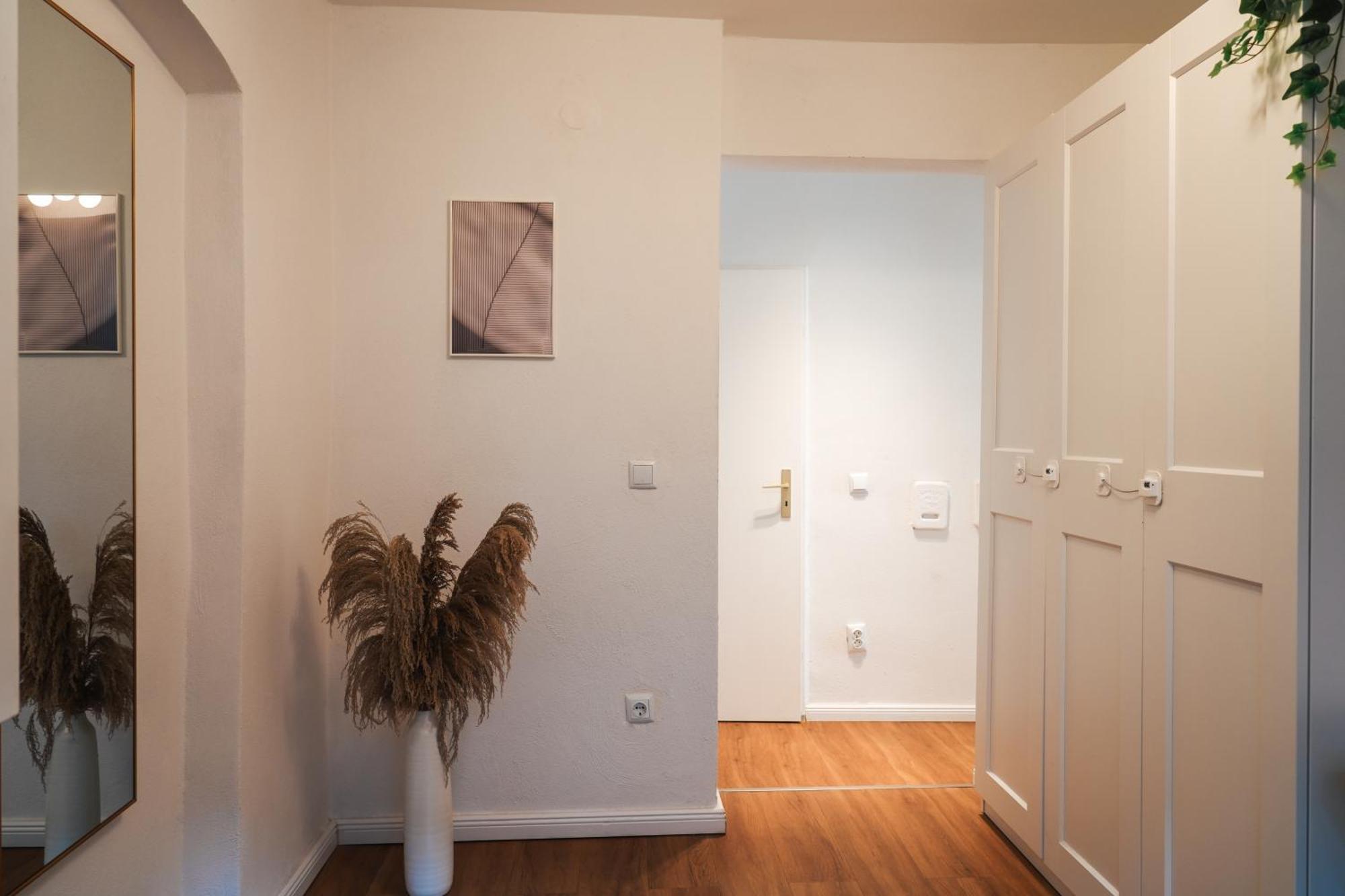 Global Living - Design I I Beamer I Kitchen I Terrace I Apartment Berlin