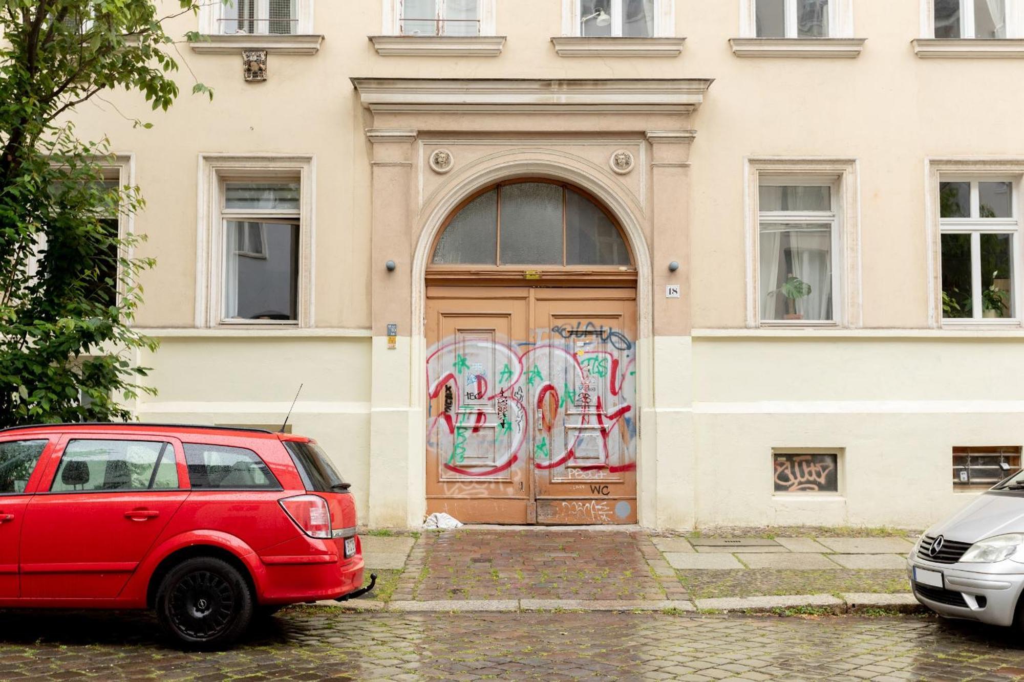 Global Living - Design I I Beamer I Kitchen I Terrace I Appartement Berlin