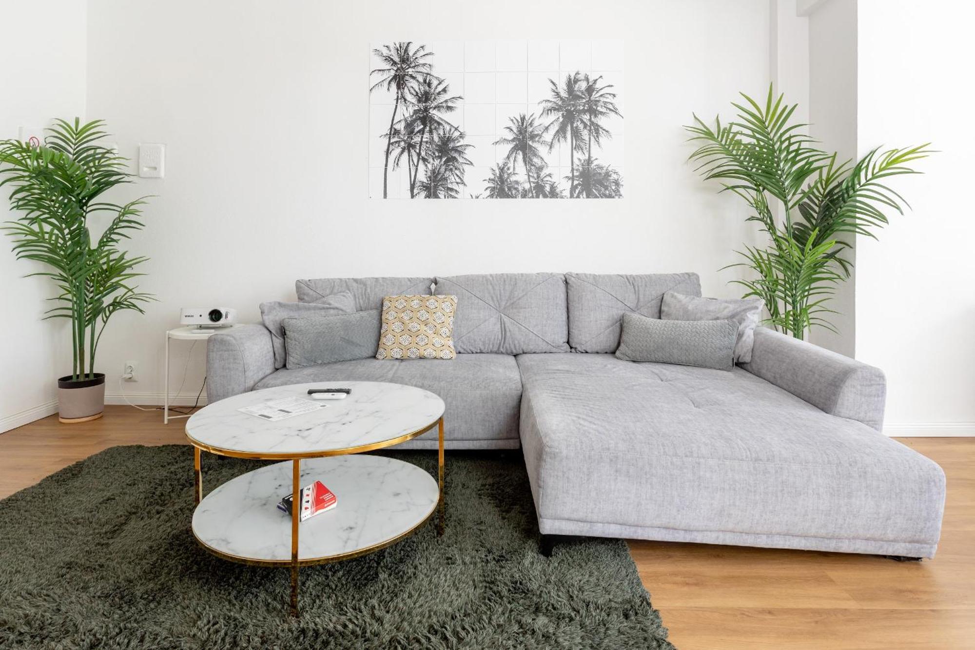 Global Living - Design I I Beamer I Kitchen I Terrace I Appartement Berlin